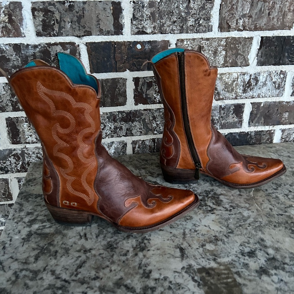 Bedstu 8/ 8.5 Deuce Brown/tan leather boots fits like 7.5/8